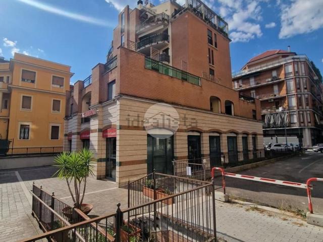 Appartamento in vendita di 82 m² in Viale Cesare Battisti, 11