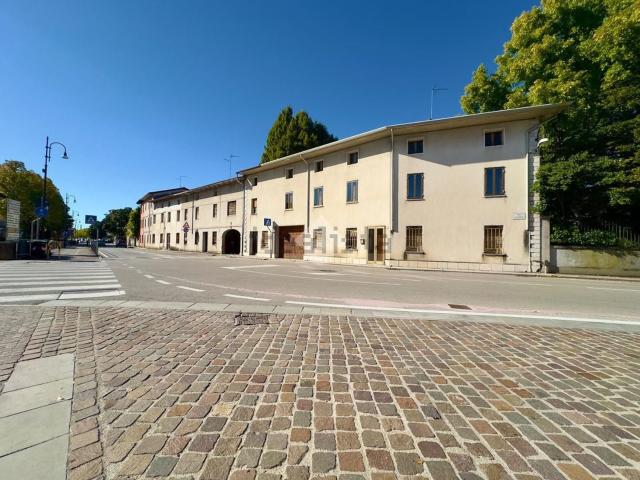 Appartamento in vendita di 831 m² in Via Stazione, 6