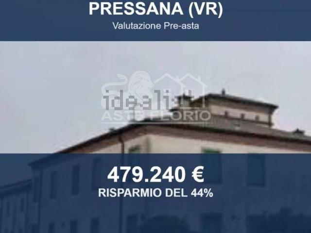 Appartamento in vendita di 836 m² in Via Crosare di Sotto, 50