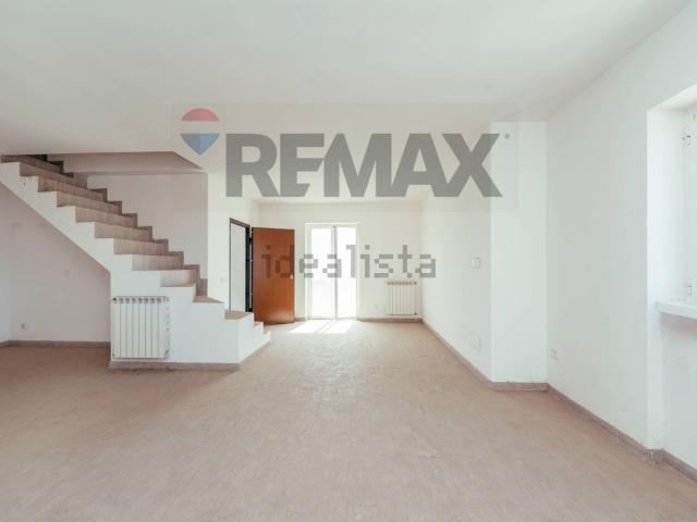 Appartamento in vendita di 87 m² in Strada Privata dei Platani, 8
