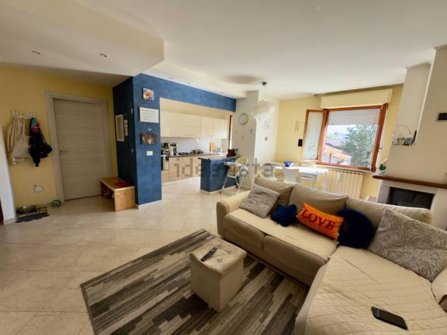 Appartamento in vendita di 87 m² in Via A. Merloni, 18