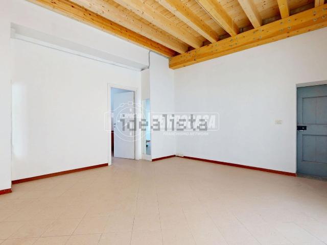 Appartamento in vendita di 87 m² in Via Cavarola, 9