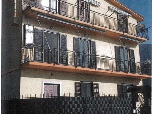 Appartamento in vendita di 87 m² in Via Cesina, 36