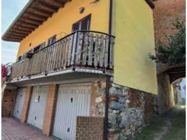 Appartamento in vendita di 87 m² in Via Circonvallazione, 15
