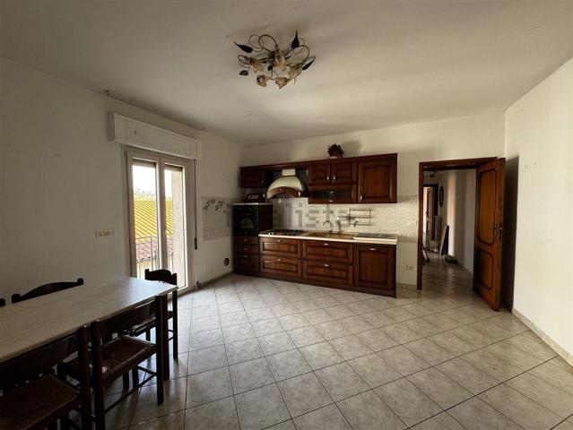 Appartamento in vendita di 87 m² in Via dei Marsi, 41