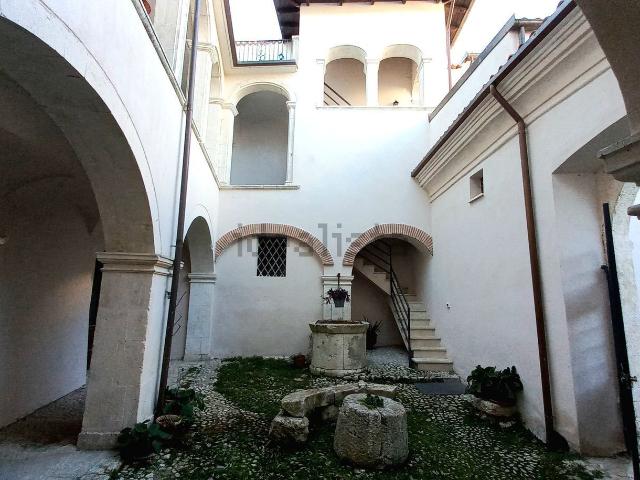 Appartamento in vendita di 87 m² in Via del Grottone