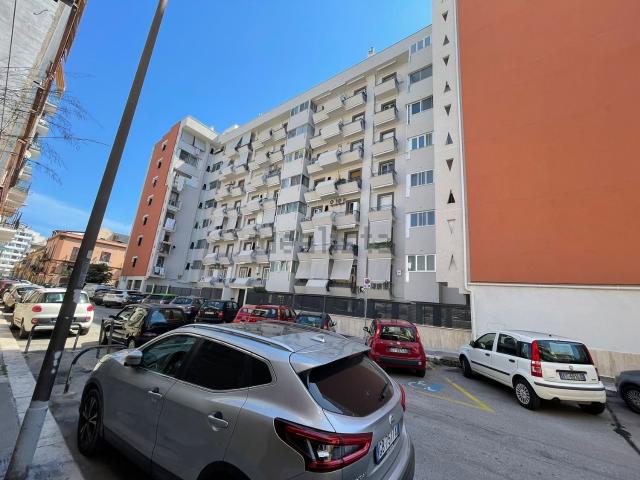 Appartamento in vendita di 87 m² in Via Francesco Curzio dei Mille, 8