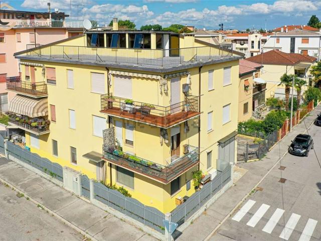 Appartamento in vendita di 87 m² in Via Goffredo Mameli, 8