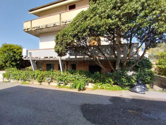 Appartamento in vendita di 87 m² in Via Lampetia