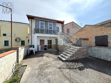 Appartamento in vendita di 87 m² in Via Marina, 125