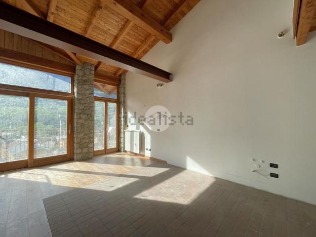 Appartamento in vendita di 87 m² in Via Miravalle, 13