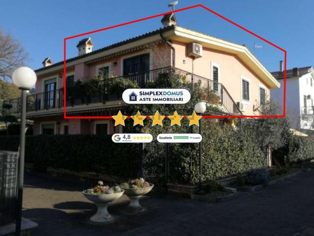 Appartamento in vendita di 87 m² in Via Sabina Sud