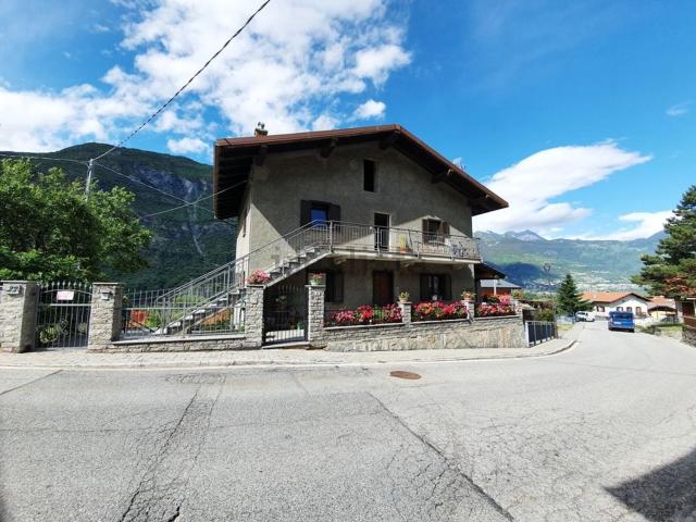 Appartamento in vendita di 84 m² in Frazione Banchet, 22