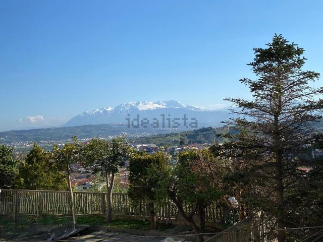 Appartamento in vendita di 84 m² in Strada Colle di Mezzo, 135