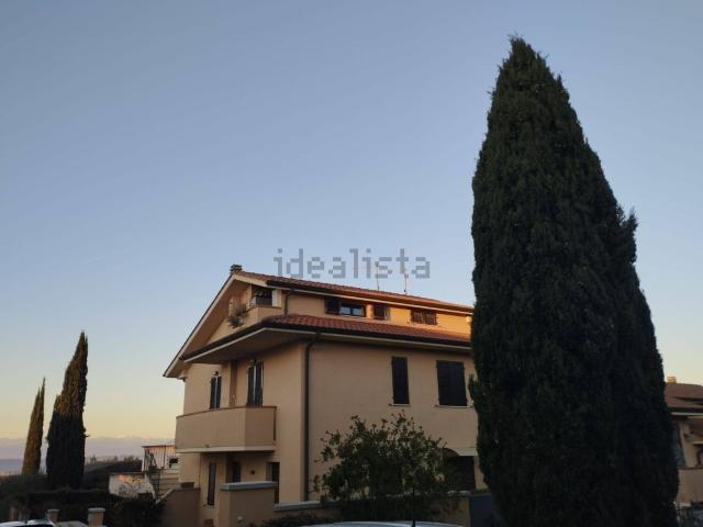 Appartamento in vendita di 84 m² in Via Ugo Foscolo