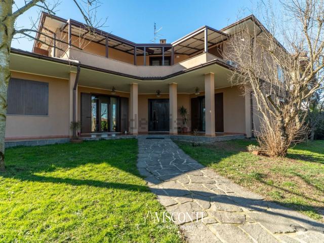 Appartamento in vendita di 84 m² in Via Ugo Foscolo