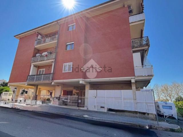 Appartamento in vendita di 84 m² in Via Cencio Baldazzi, 9