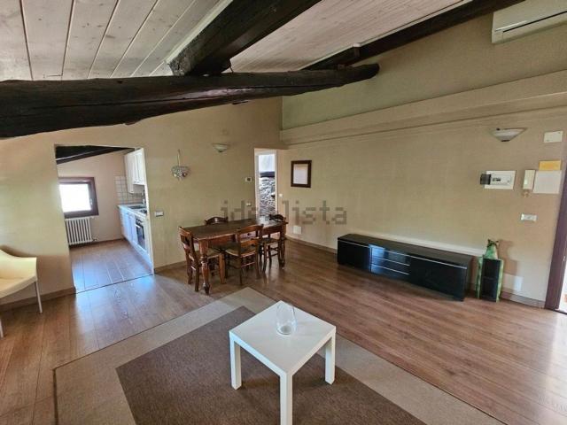Appartamento in vendita di 84 m² in Via Cesare Battisti