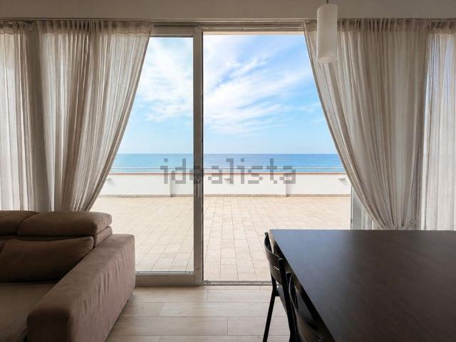 Appartamento in vendita di 84 m² in Via delle Azalee, 27