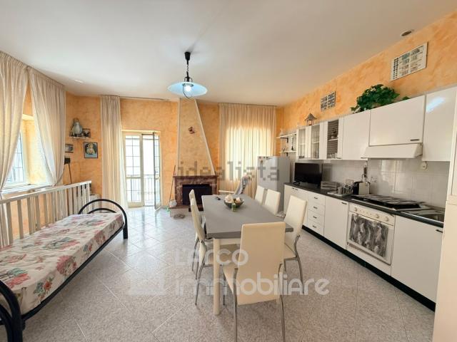 Appartamento in vendita di 84 m² in Via Firenze, 4