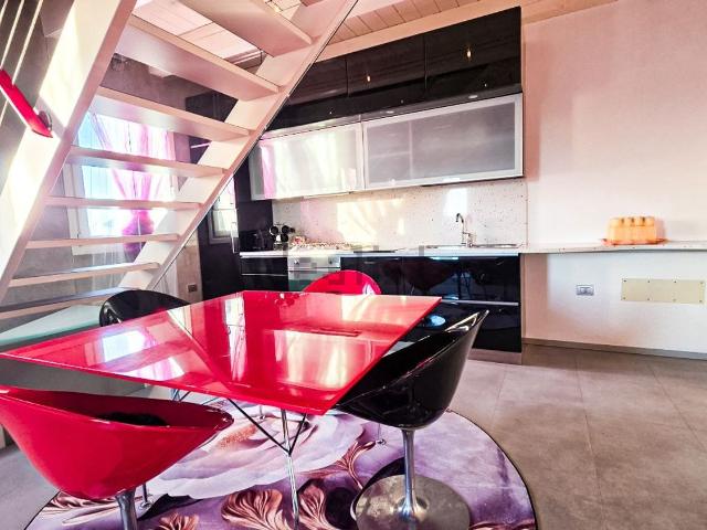 Appartamento in vendita di 84 m² in Via Luigi Strazzabosco