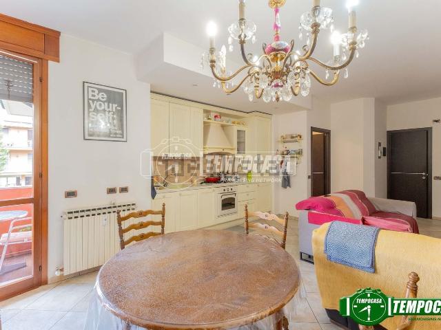 Appartamento in vendita di 84 m² in Via Mazenta