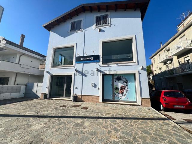 Appartamento in vendita di 84 m² in Via Nazionale Adriatica Nord, 415