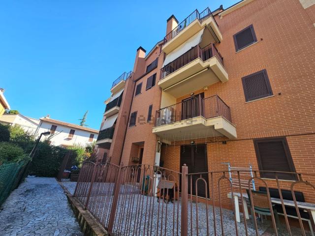 Appartamento in vendita di 84 m² in Viale Ettore Proietti Divi