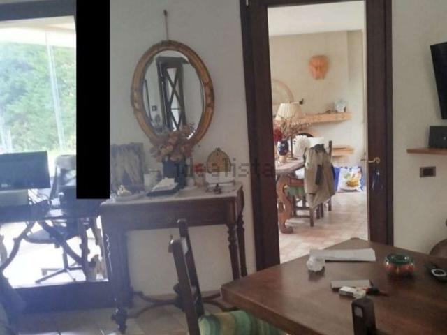 Appartamento in vendita di 850 m² in Via Brecciarola