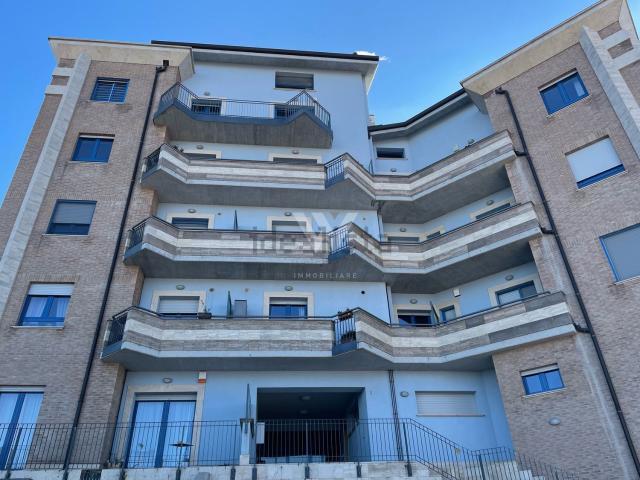 Appartamento in vendita di 85 m² in Contrada Cese, 2