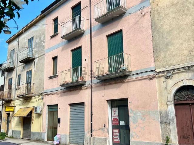 Appartamento in vendita di 85 m² in Corso Luigi Saraceni, 106