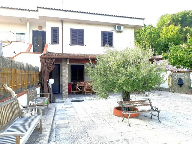 Appartamento in vendita di 85 m² in Località Vallena, 15