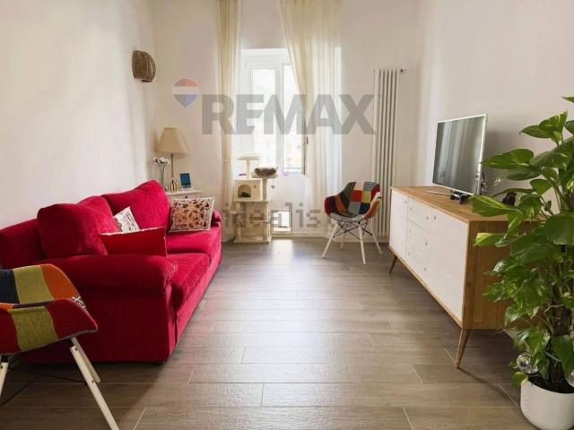 Appartamento in vendita di 85 m² in Piazza Giuseppe Garibaldi, 8
