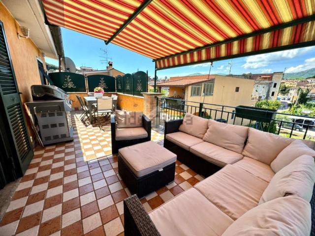 Appartamento in vendita di 85 m² in Piazzale della Stazione, 10