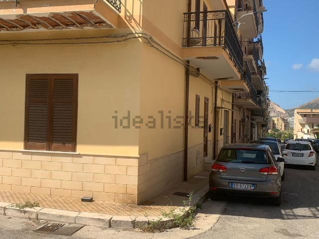 Appartamento in vendita di 85 m² in Via Tolomeo, 40