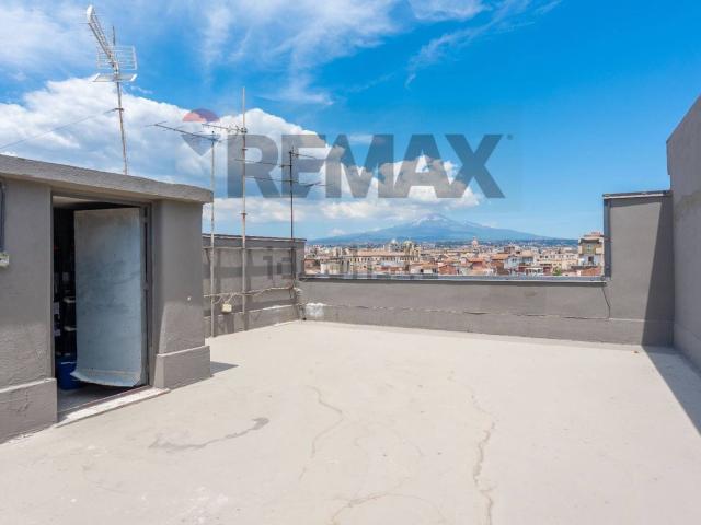 Appartamento in vendita di 85 m² in Via Trovato, 57