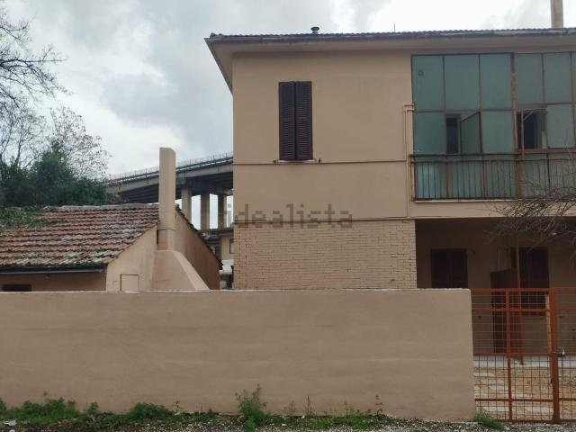 Appartamento in vendita di 85 m² in Via Trevi