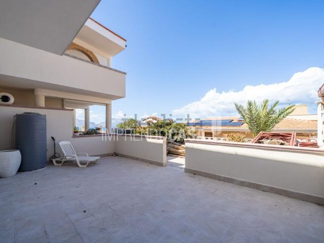 Appartamento in vendita di 85 m² in Via Vincenzo Florio, 9