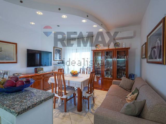 Appartamento in vendita di 85 m² in Via XXV Aprile, 2