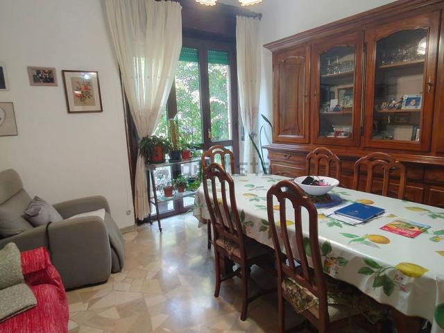 Appartamento in vendita di 85 m² in Via alle Fontane, 51