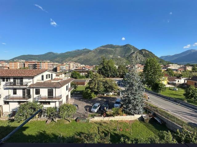 Appartamento in vendita di 85 m² in Via Annibale Petricca