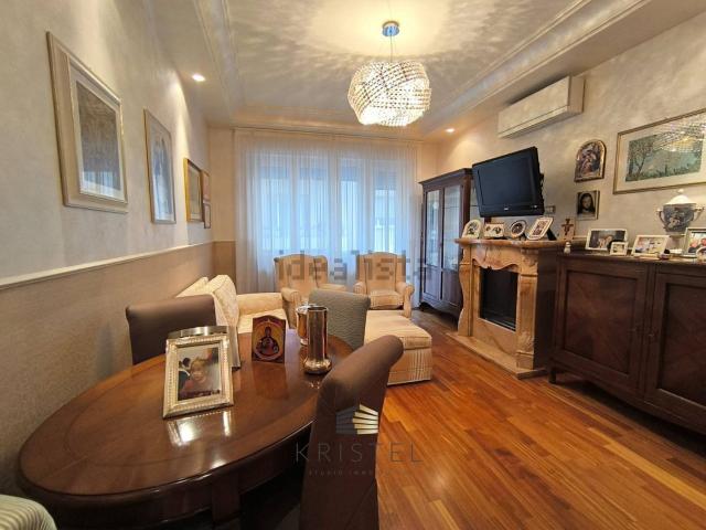 Appartamento in vendita di 85 m² in Via Ancona, 49