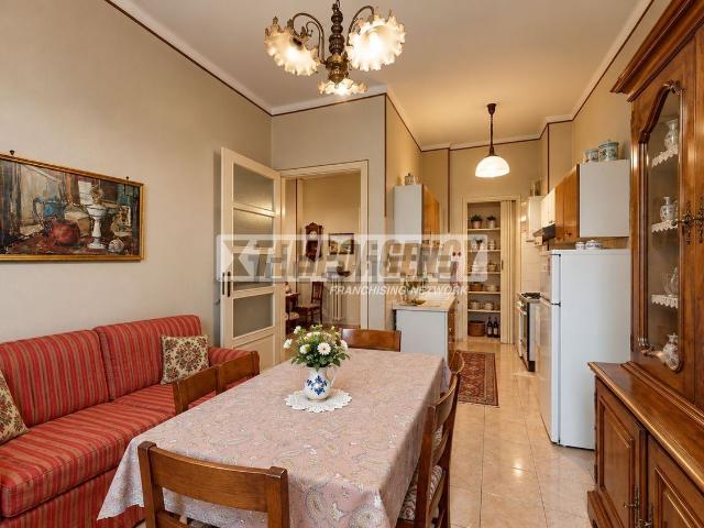 Appartamento in vendita di 85 m² in Via Arona, 12