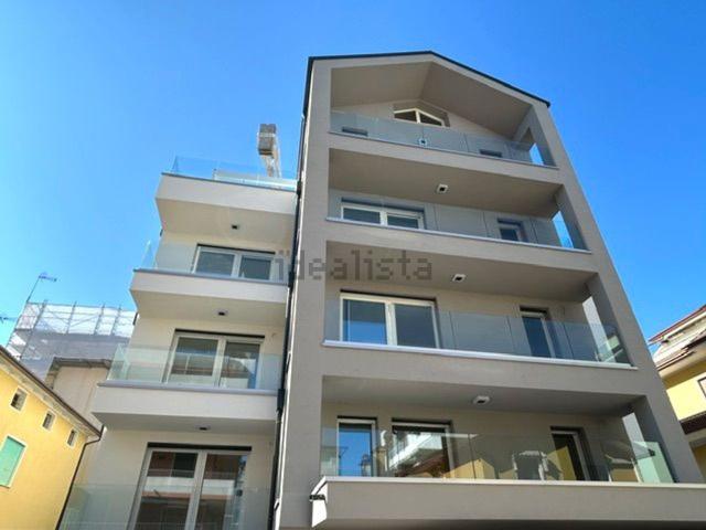 Appartamento in vendita di 85 m² in Via Canova, 25