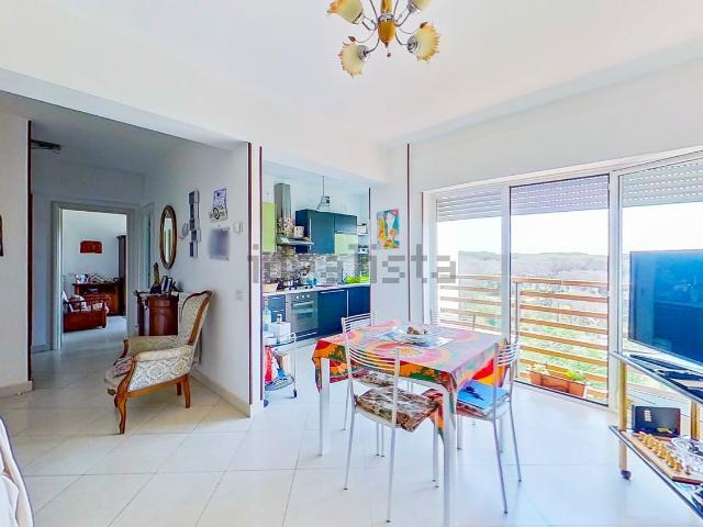 Appartamento in vendita di 85 m² in Via Capo dell&apos Argentiera, 46