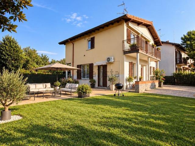 Appartamento in vendita di 85 m² in Via Carlo Rossini, 98