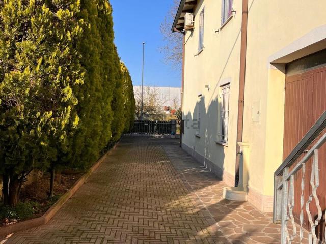 Appartamento in vendita di 85 m² in Via Carpi Ravarino, 437