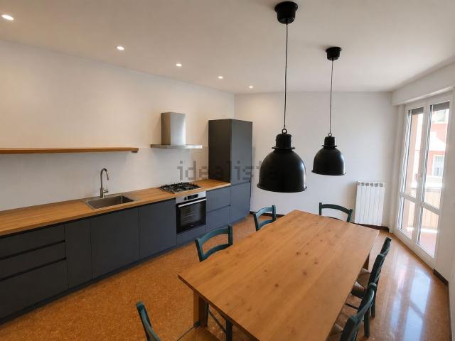 Appartamento in vendita di 85 m² in Via Cavour, 45