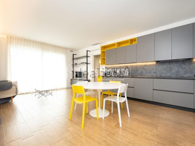 Appartamento in vendita di 85 m² in Via Celadina, 25