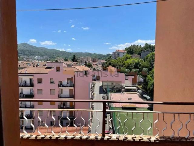 Appartamento in vendita di 85 m² in Via Cesare Battisti